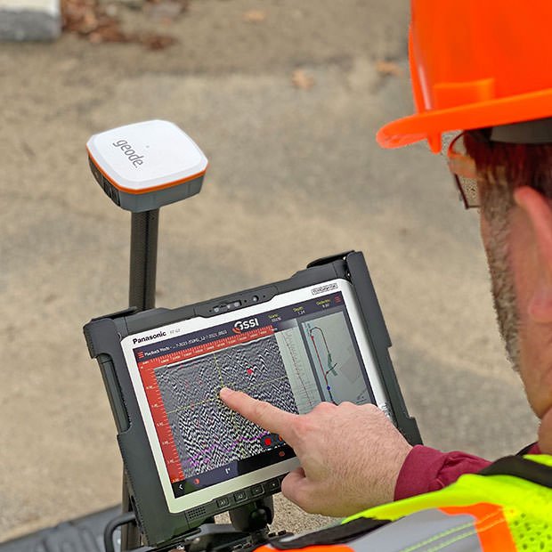 Georadar GSSI UtilityScan para detección de servicios subterráneos
